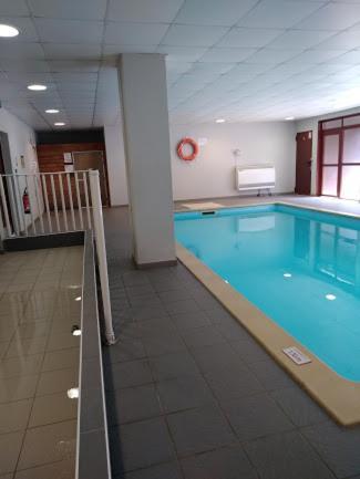 Joli Appartement T2 Dans Residence Avec Piscine, Hammam Et Parking Gratuits 卡尔卡松 外观 照片