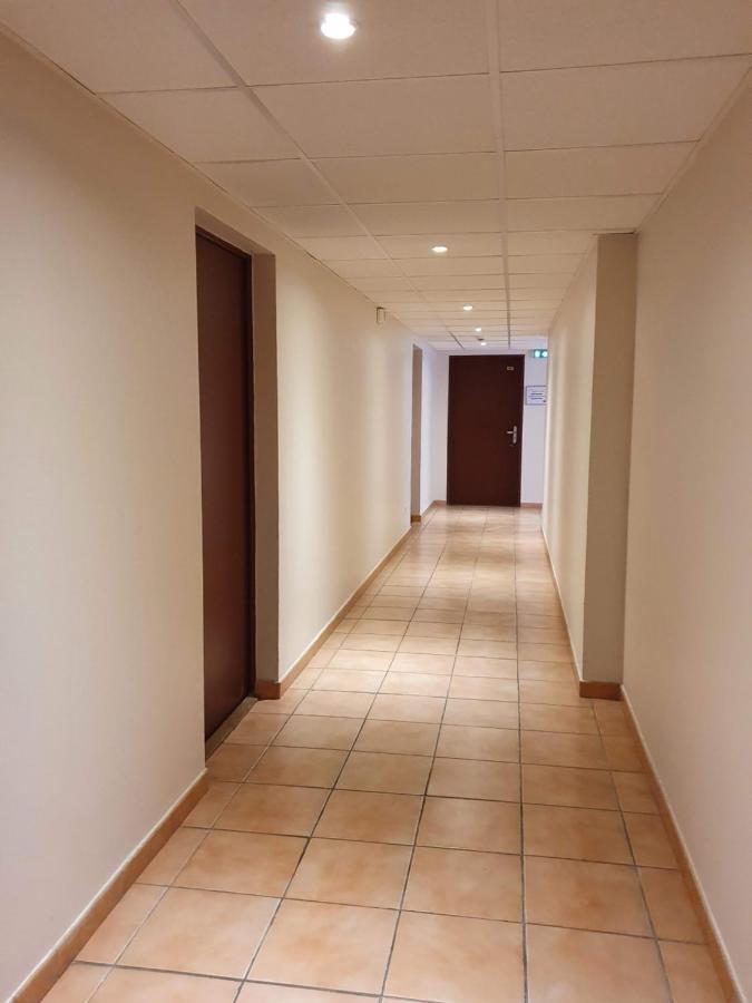 Joli Appartement T2 Dans Residence Avec Piscine, Hammam Et Parking Gratuits 卡尔卡松 外观 照片